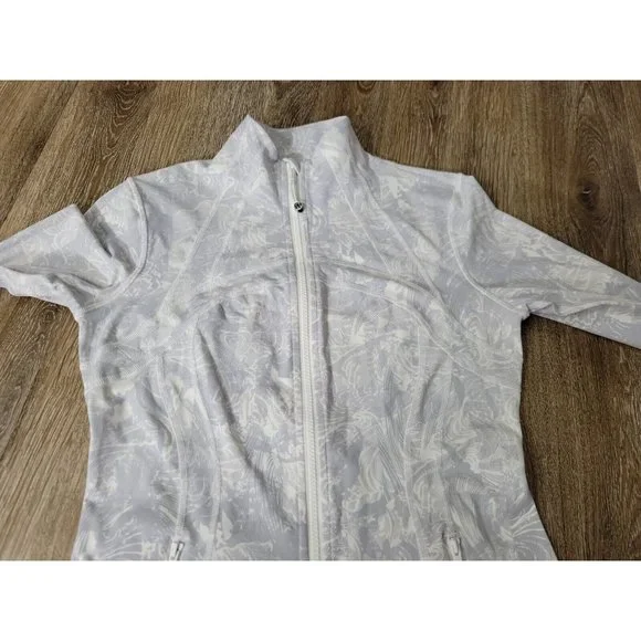 Lululemon Define Jacket Full Zip Gray Pockets Women's 8 Vented Back Art Print